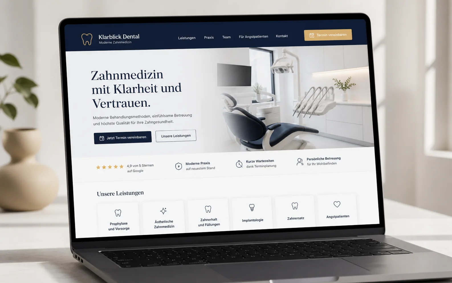 Desktop-Website-Mockup für Klarblick Dental