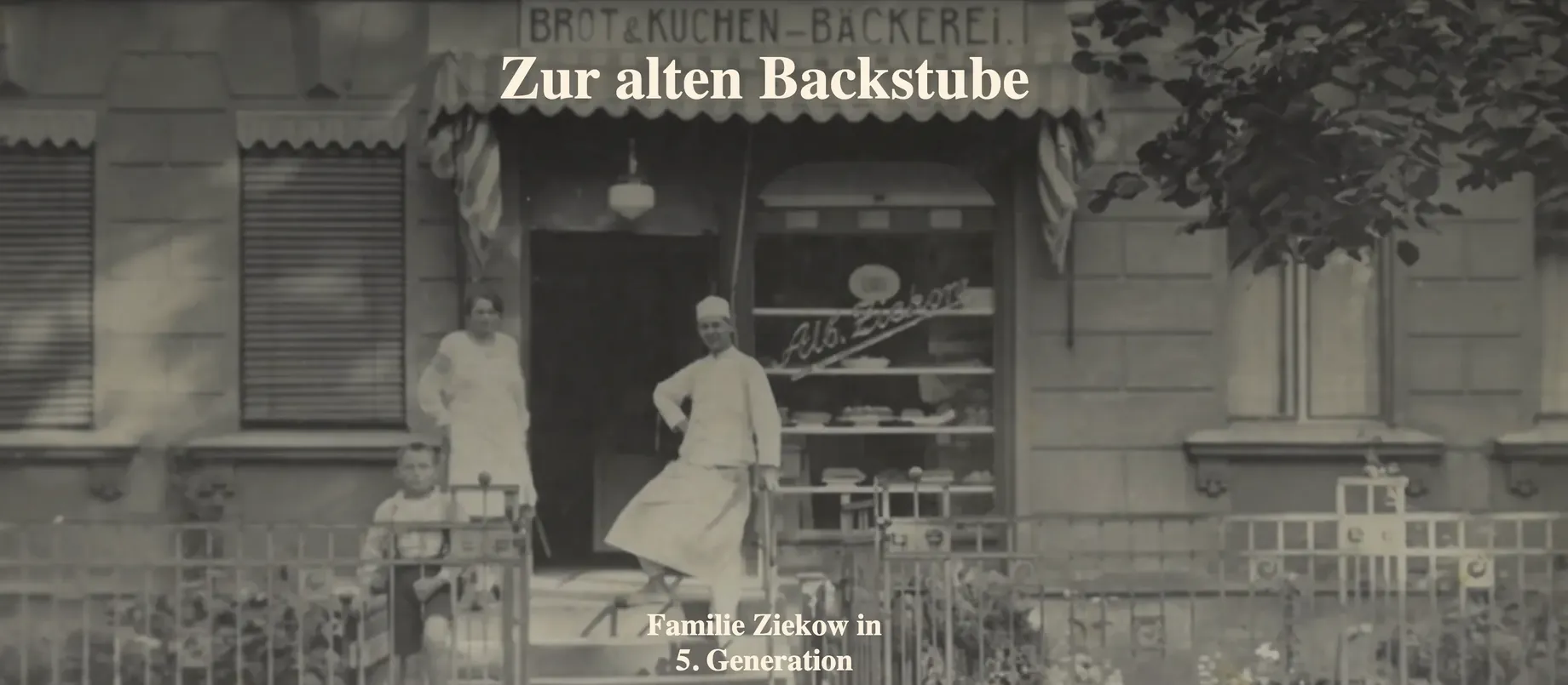 Website-Ansicht des Referenzprojekts „Zur alten Backstube“ mit historischer Bäckerei-Fassade